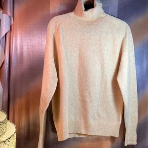 Butter yellow lambs wool turtleneck by “Trent” by Robert Bruce. M. 42” chest B4